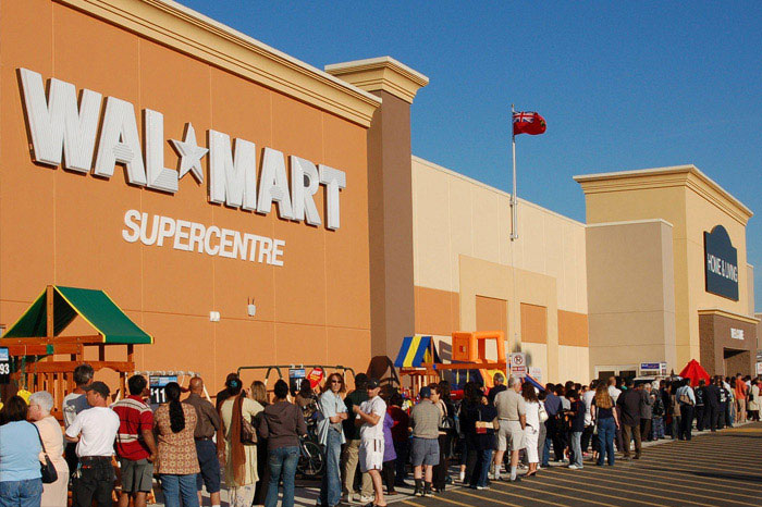 Walmart Supercentre grand opening. Inauguration du Supercentre Walmart.
