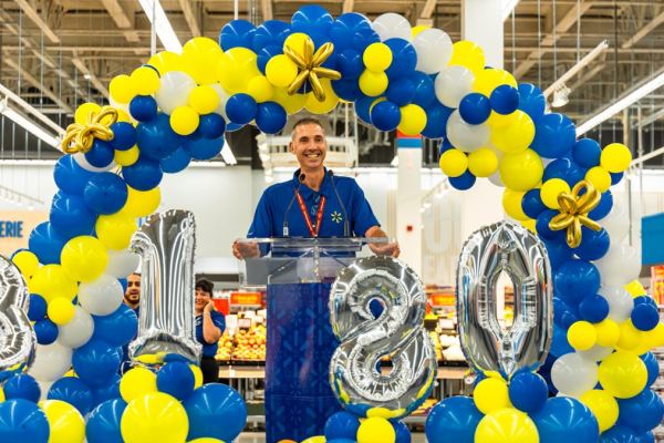 Cyrille Ballereau, Vice President of Operations for Quebec, Walmart Canada. Cyrille Ballereau, vice-président des opérations pour le Québec, Walmart Canada.